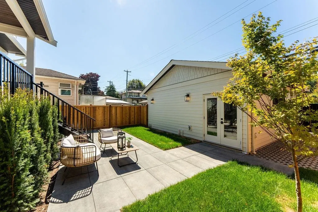 Photo 2 of 39 at 2598 E 16th Avenue
