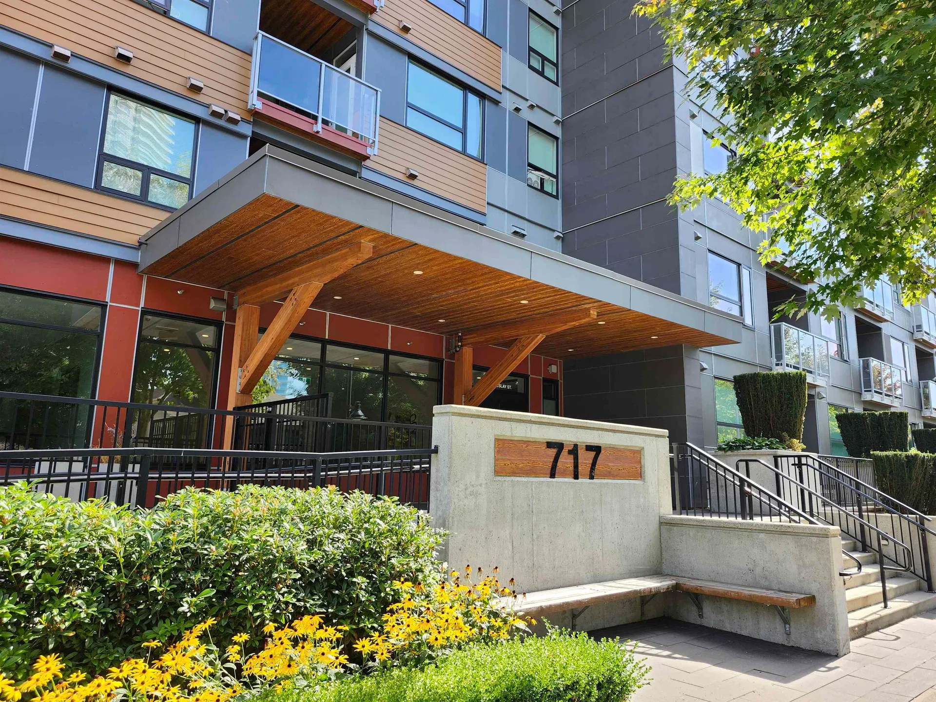 Photo 1 of 14 at #503 – 717 Breslay Street