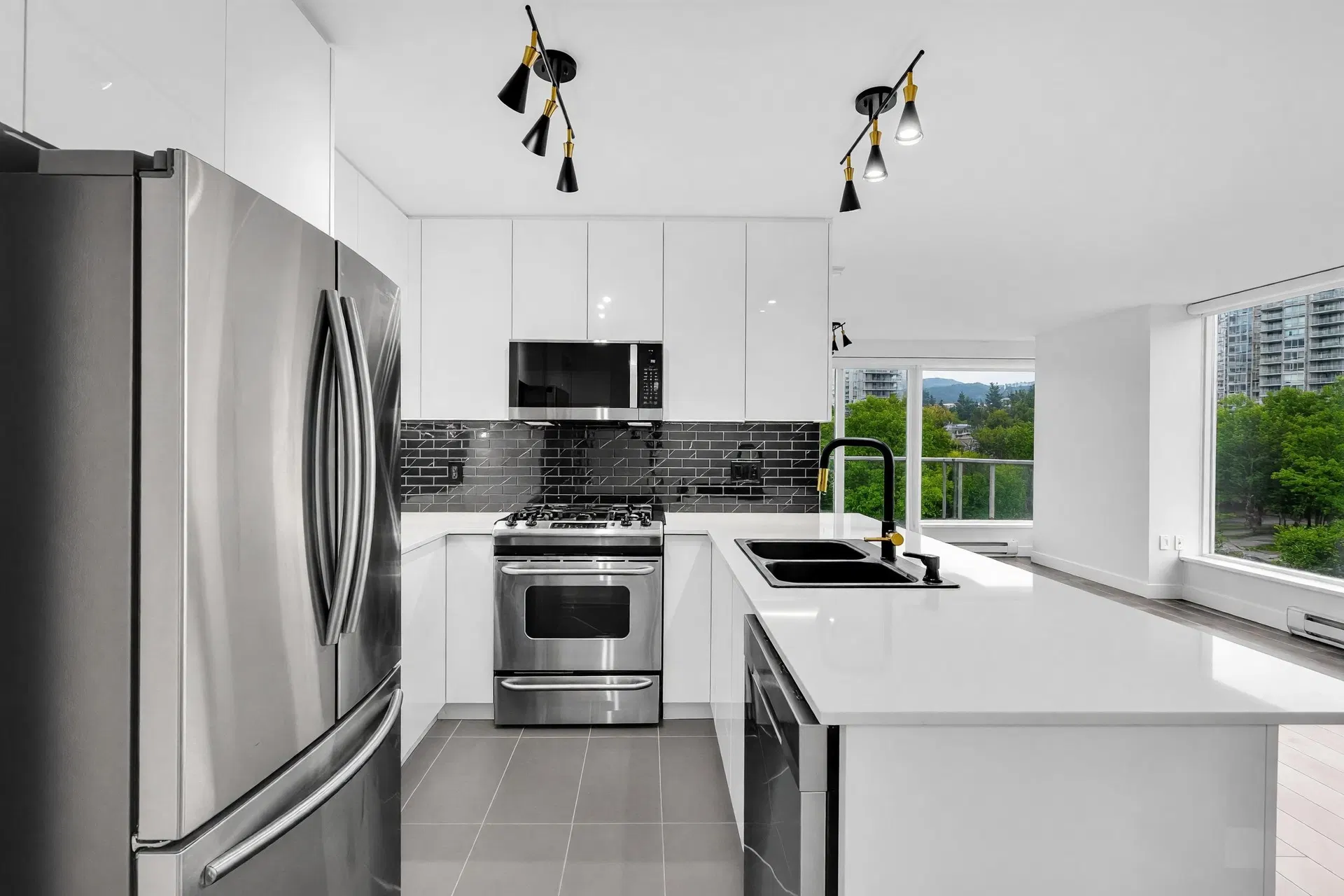 Photo 4 of 22 at #2508 – 651 Nootka Way