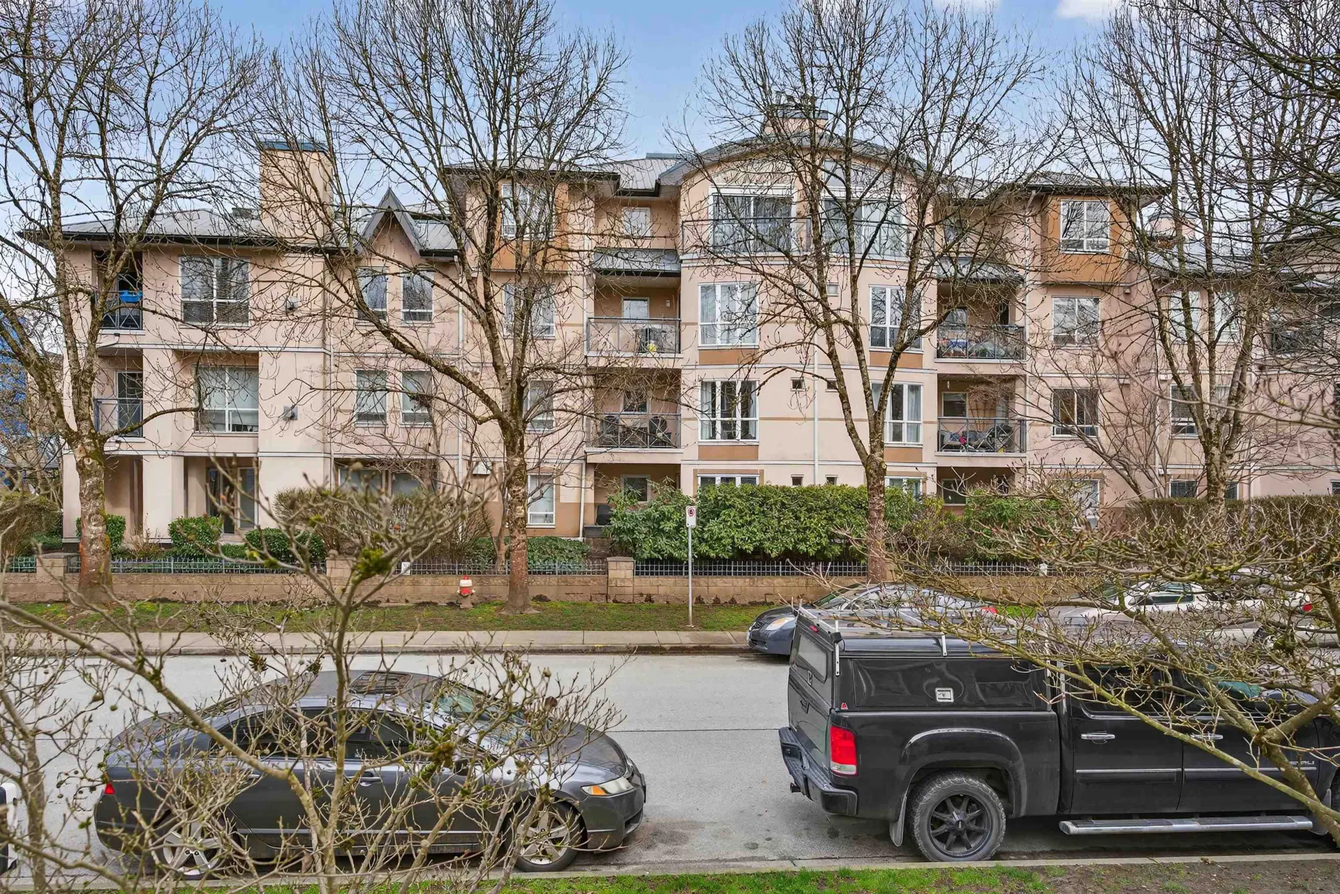 #309 – 2435 Welcher Avenue