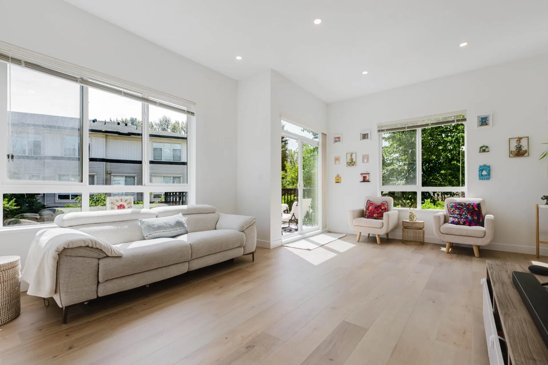 Photo 4 of 39 at #112 – 1125 Kensal Place