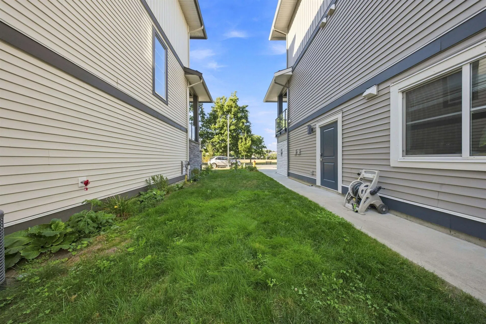 Photo 5 of 26 at 45558 Meadowbrook Drive