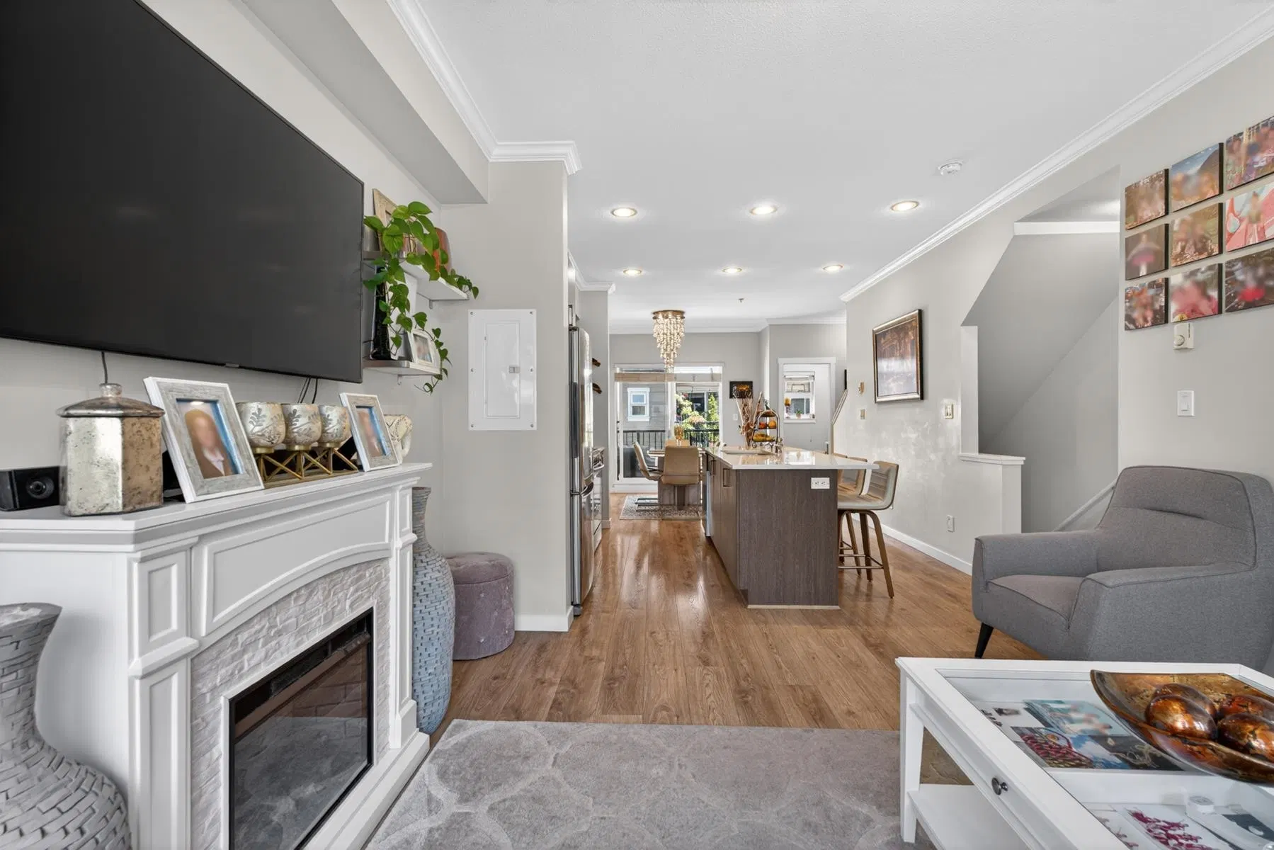 Photo 5 of 40 at #14 – 1111 Ewen Avenue