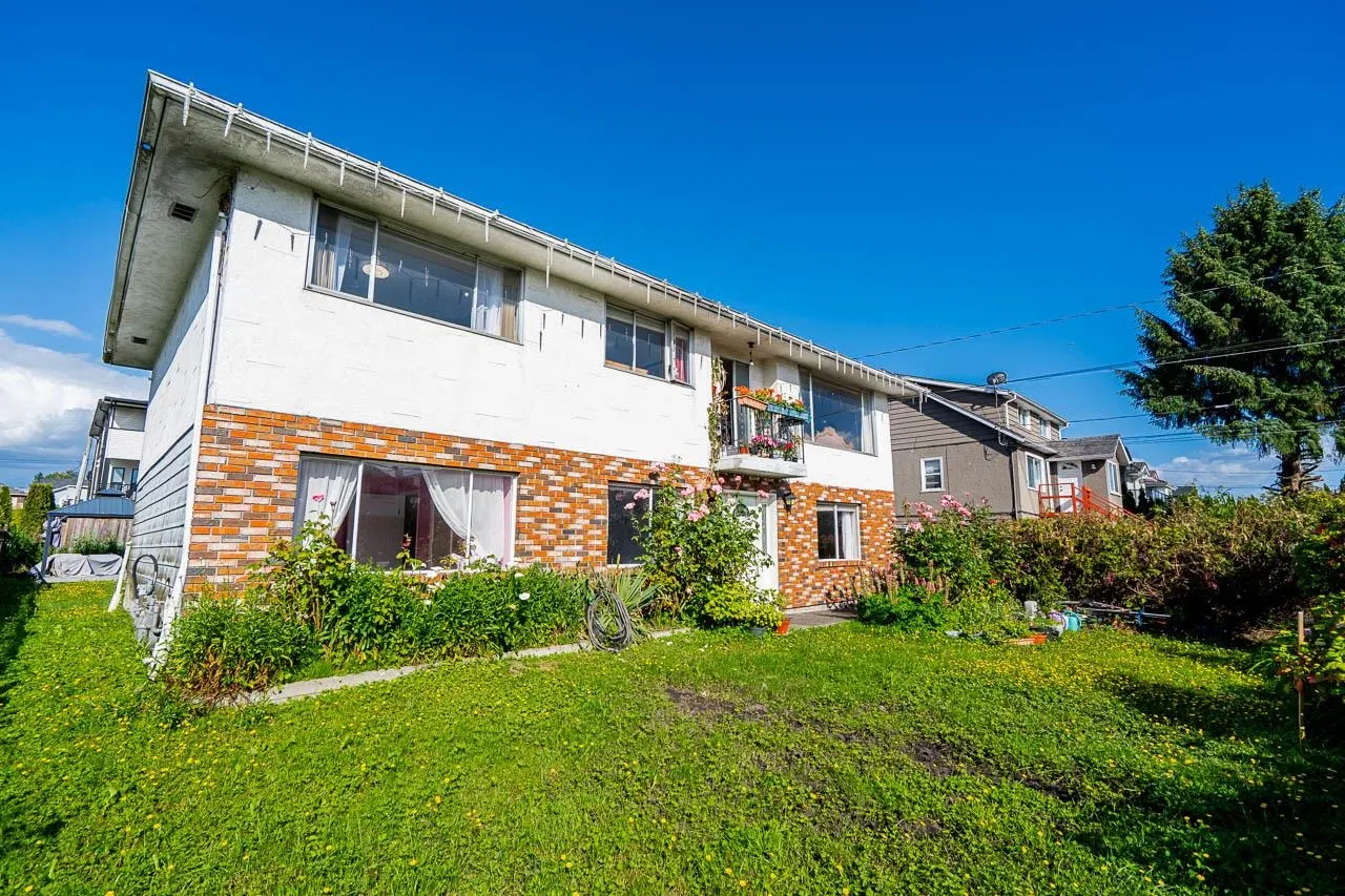 Photo 1 of 29 at 343 Pembina Street