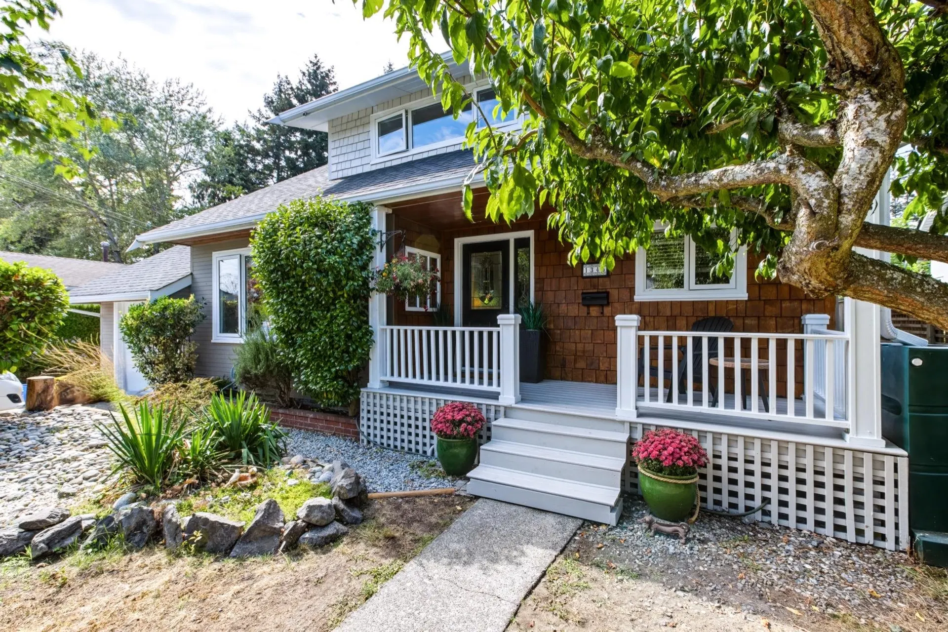 Photo 2 of 40 at 1345 Compston Crescent