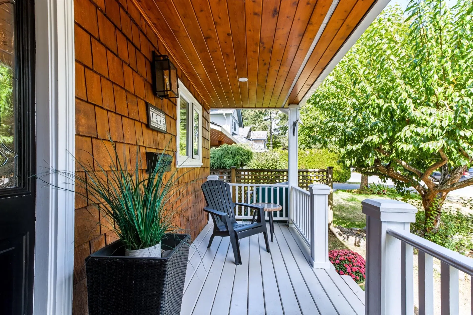 Photo 4 of 40 at 1345 Compston Crescent