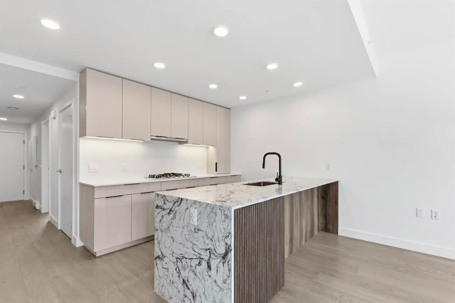 Photo 3 of 29 at #304 – 3590 W 39th Avenue