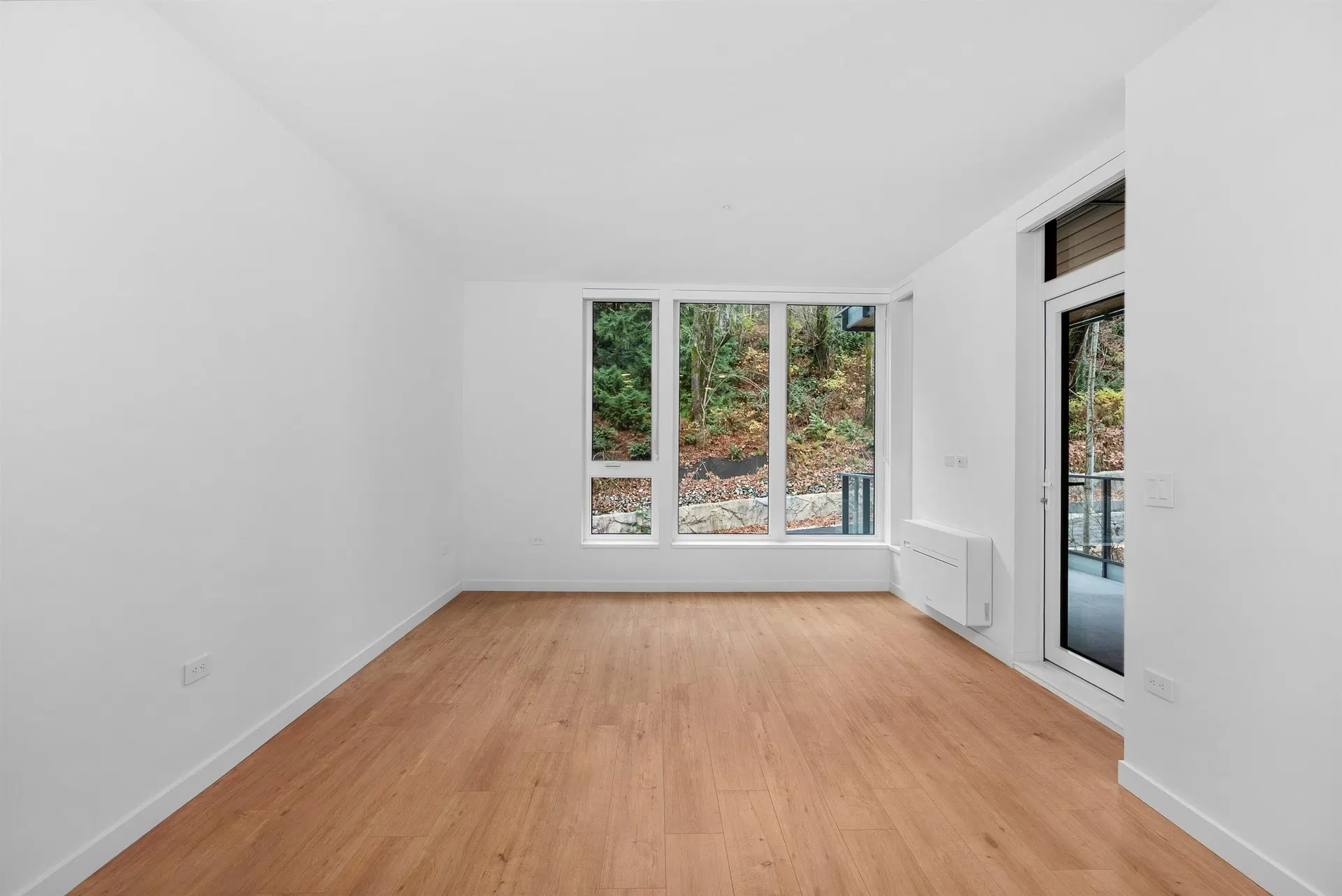 Photo 2 of 40 at #304 – 1506 Scott Crescent