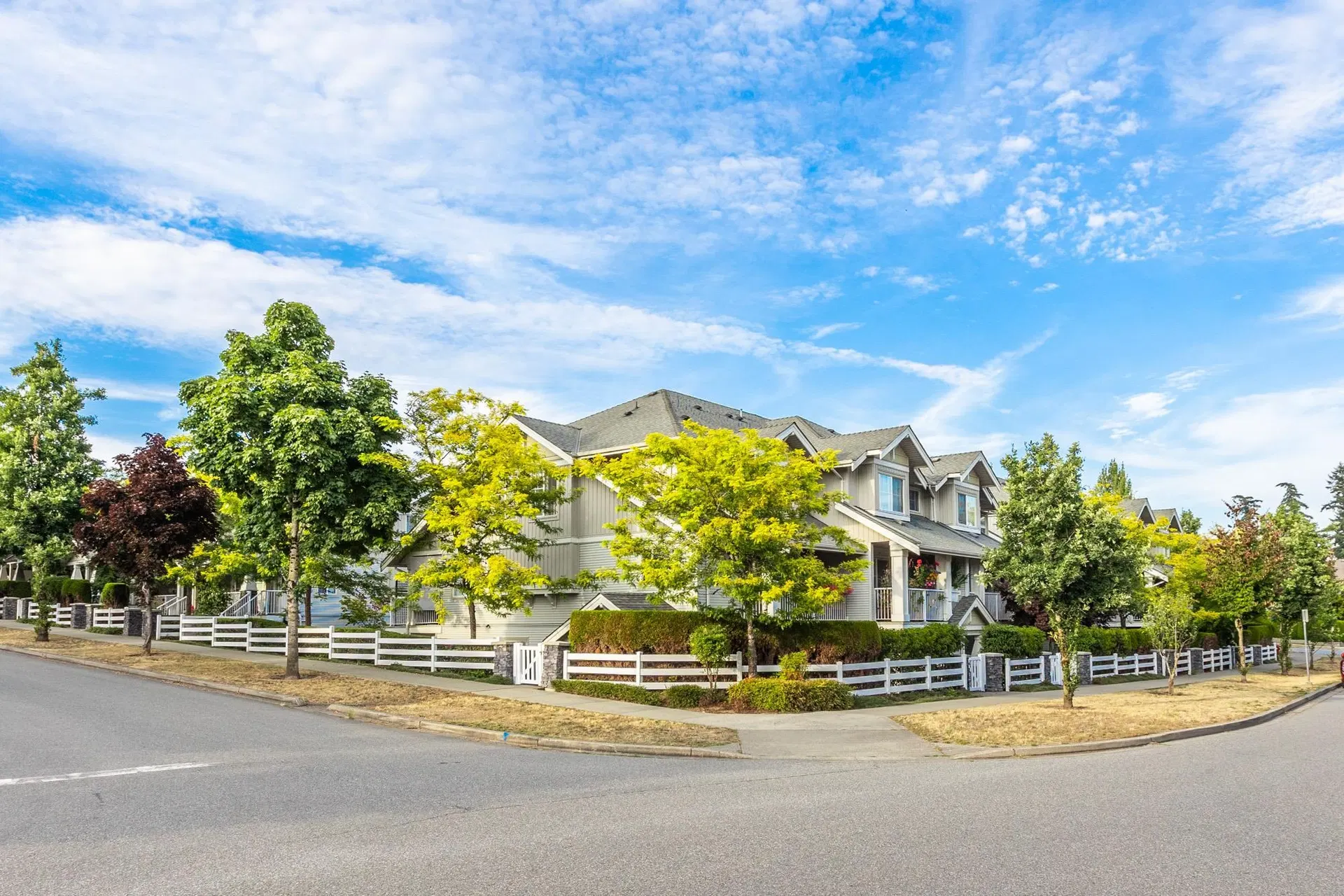 Photo 1 of 40 at #42 – 6568 193b Street