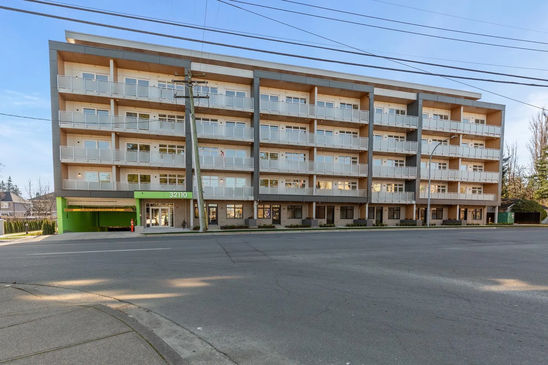 Photo 3 of 33 at #102 – 32110 Hillcrest Avenue