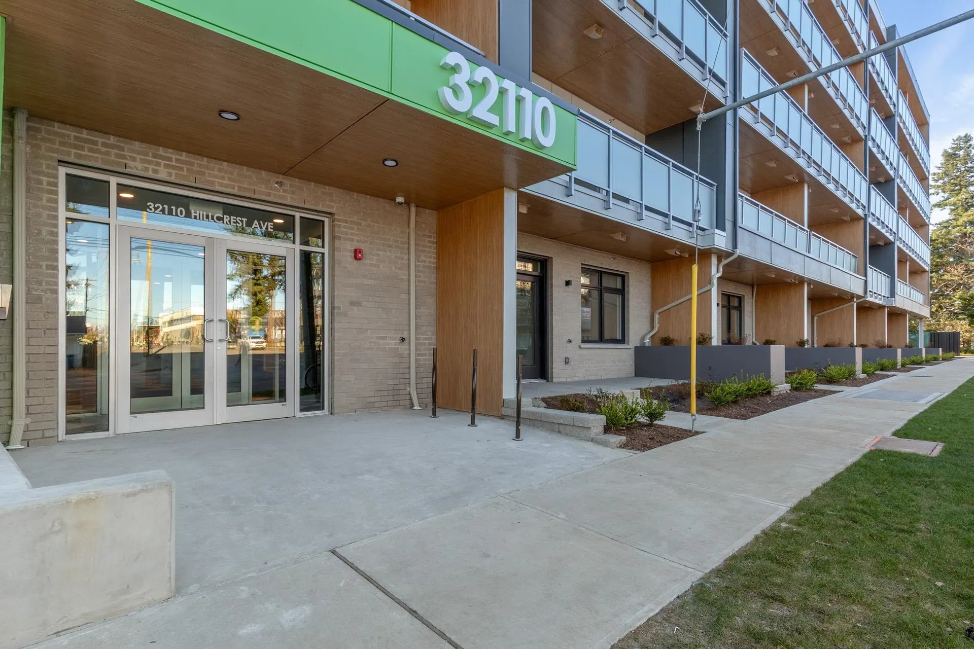 Photo 5 of 33 at #102 – 32110 Hillcrest Avenue