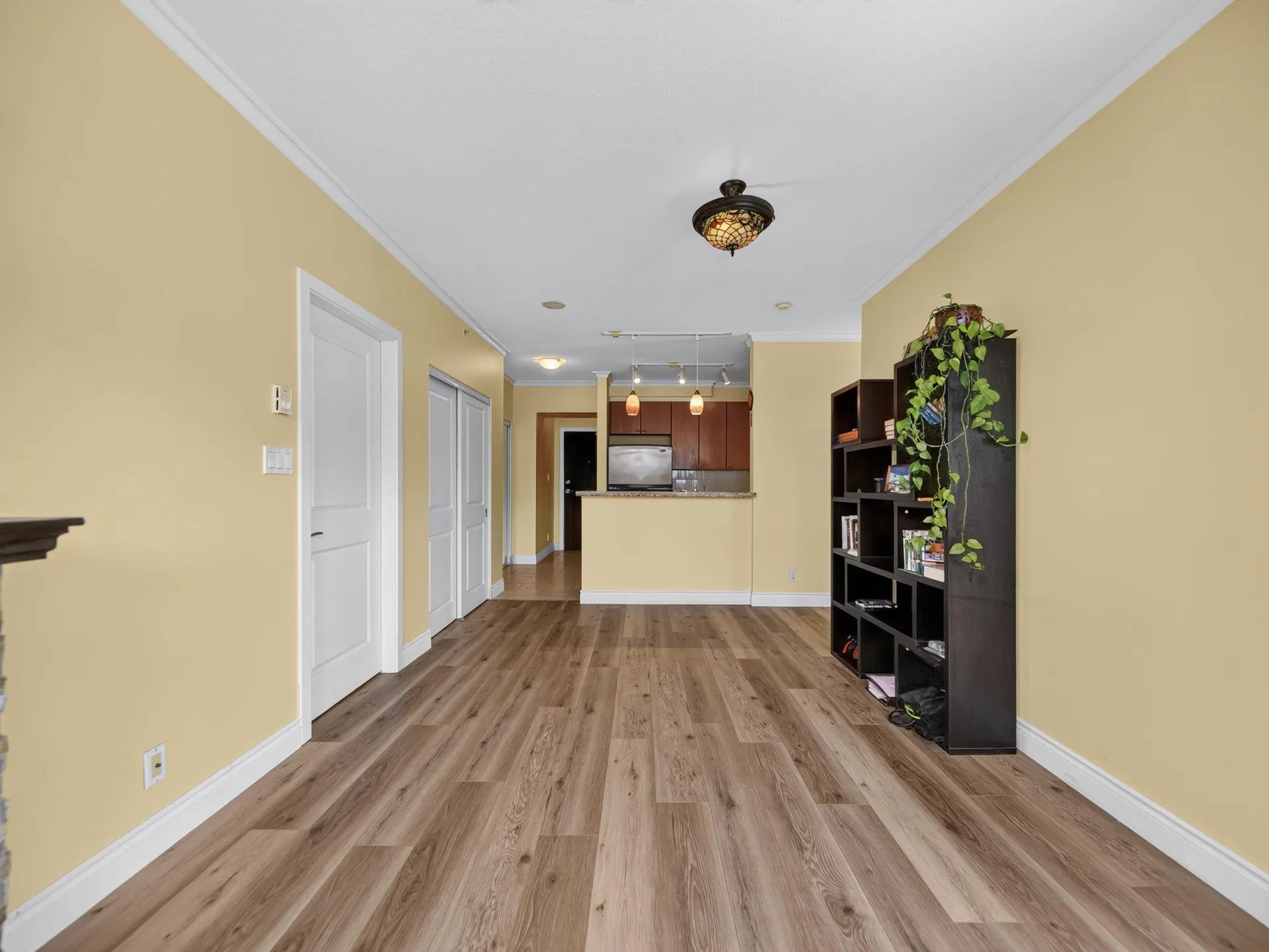 Photo 5 of 40 at #1101 – 11 E Royal Avenue