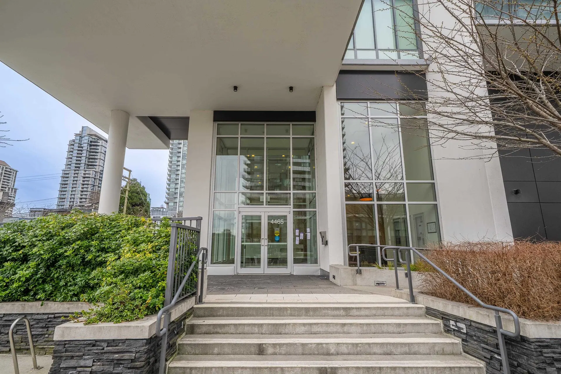 Photo 2 of 32 at #601 – 4465 Juneau Street