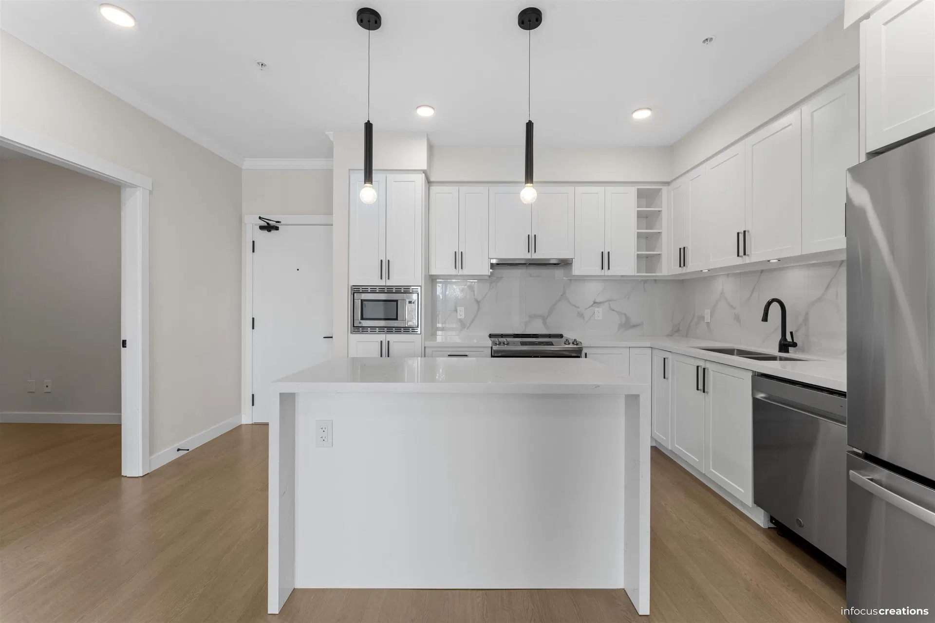 Photo 3 of 30 at #423 – 12109 223 Street