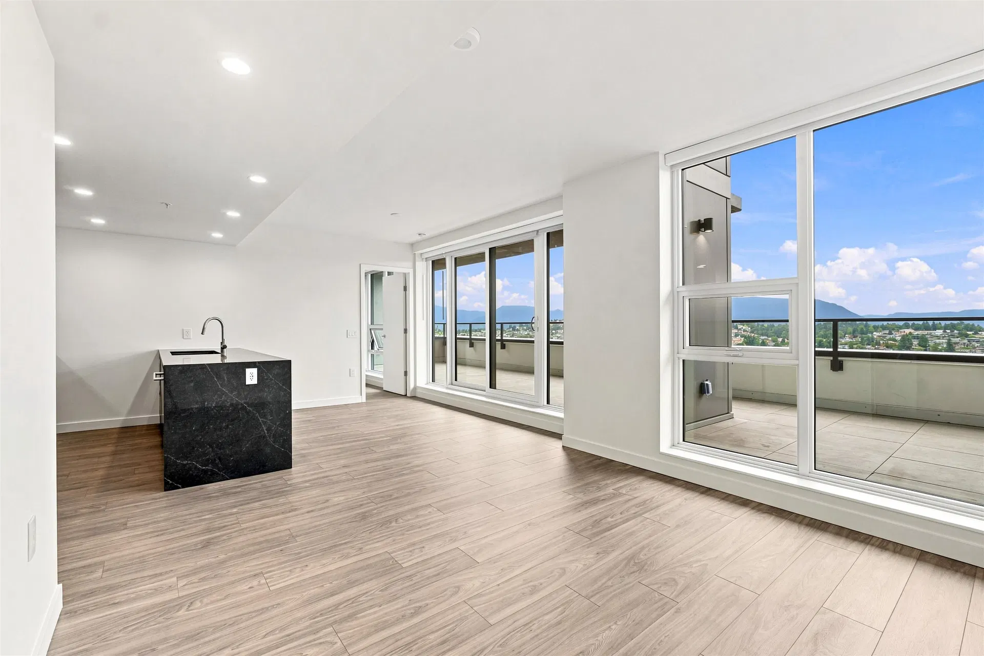 #3302 – 2135 Springer Avenue