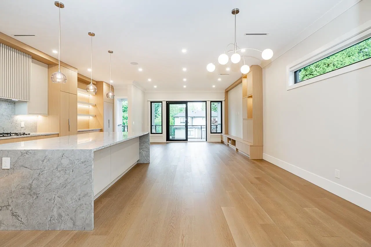 Photo 2 of 40 at #2 – 6174 Malvern Avenue