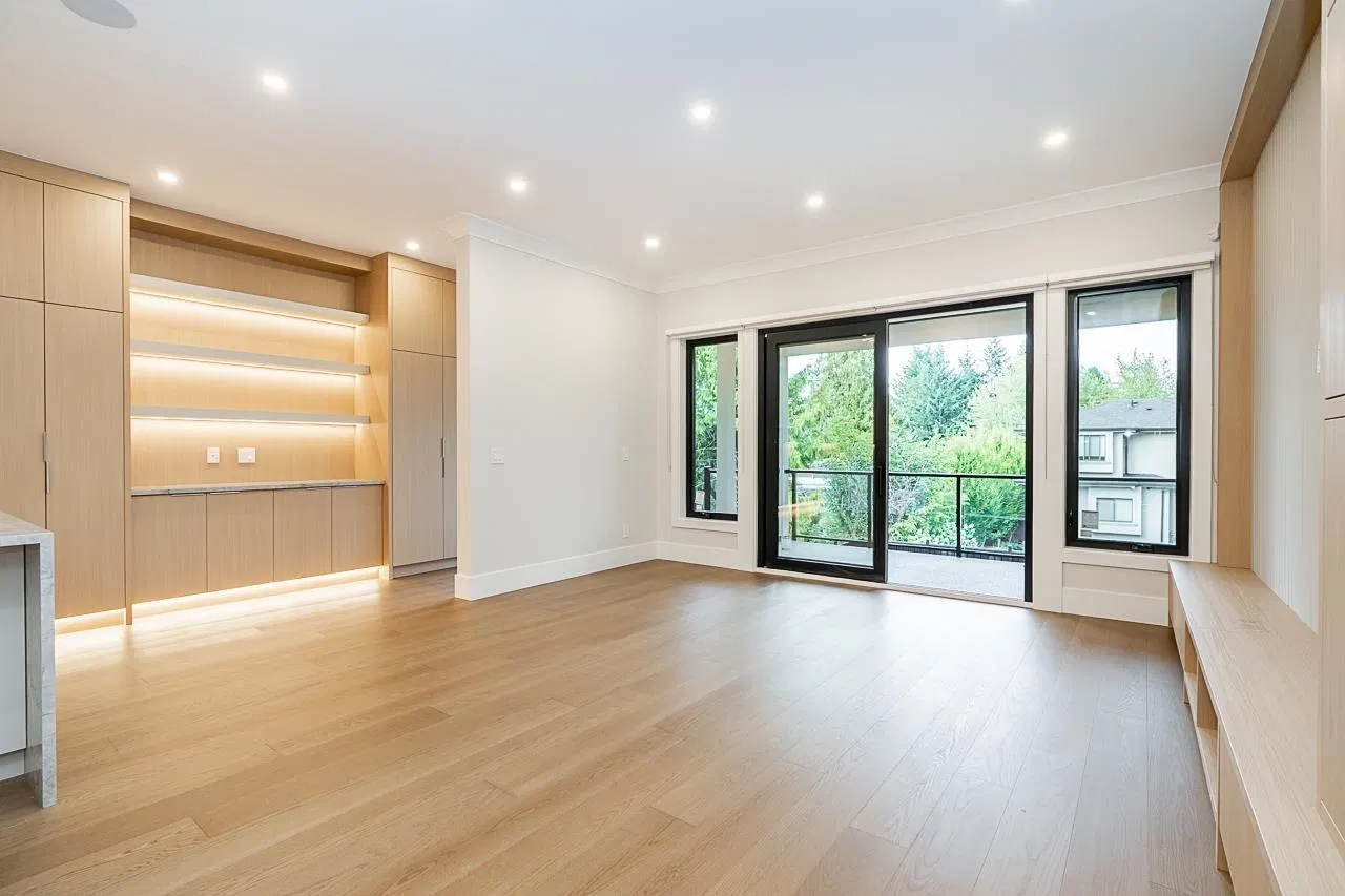 Photo 4 of 40 at #2 – 6174 Malvern Avenue