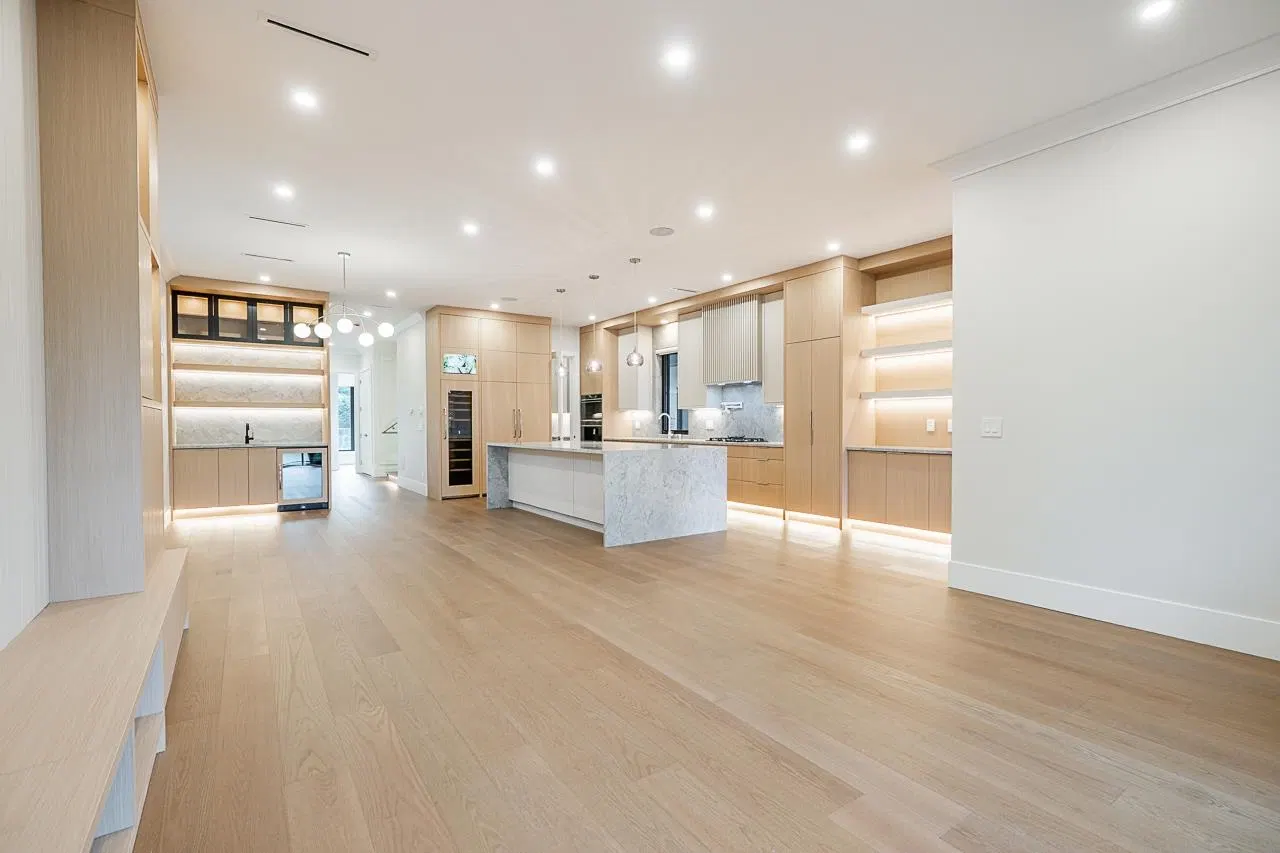 Photo 5 of 40 at #2 – 6174 Malvern Avenue