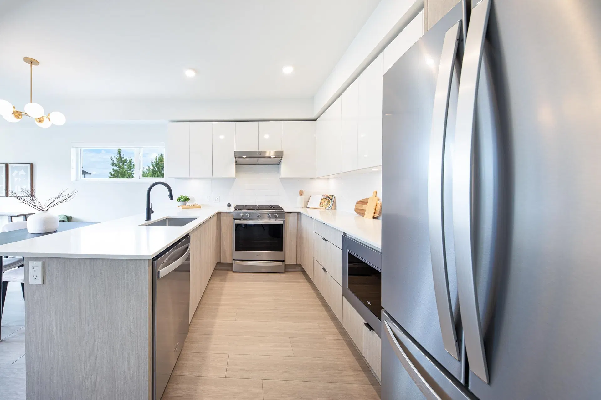 Photo 3 of 24 at #202 – 2277 Hawthorne Avenue