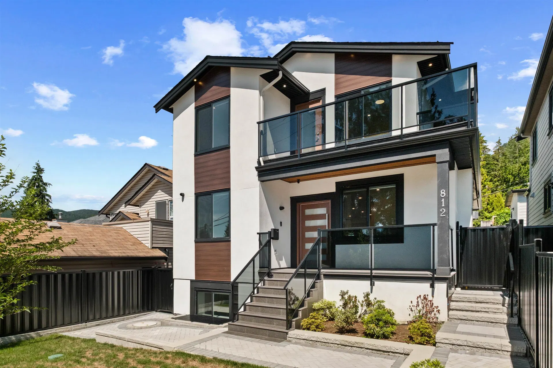 Photo 1 of 25 at 812 Montroyal Boulevard