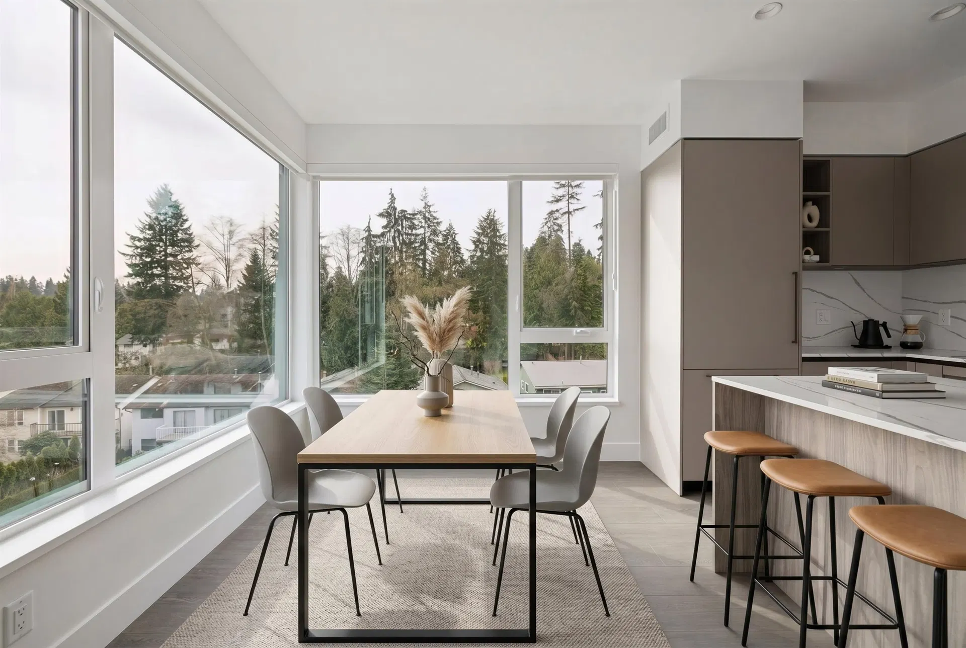 Photo 5 of 10 at #533 – 1209 Cecile Drive