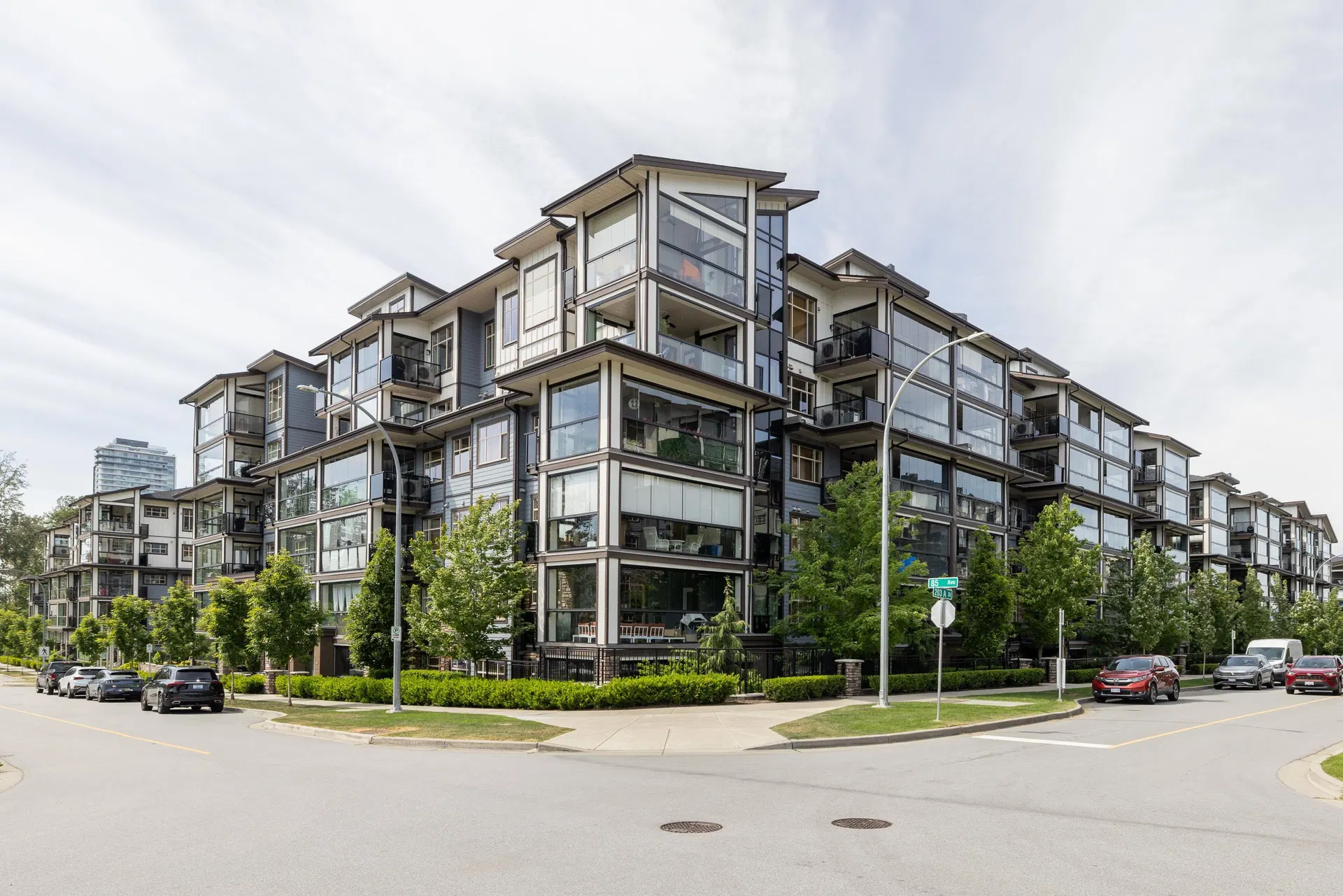 Photo 1 of 40 at #609 – 20325 85 Avenue
