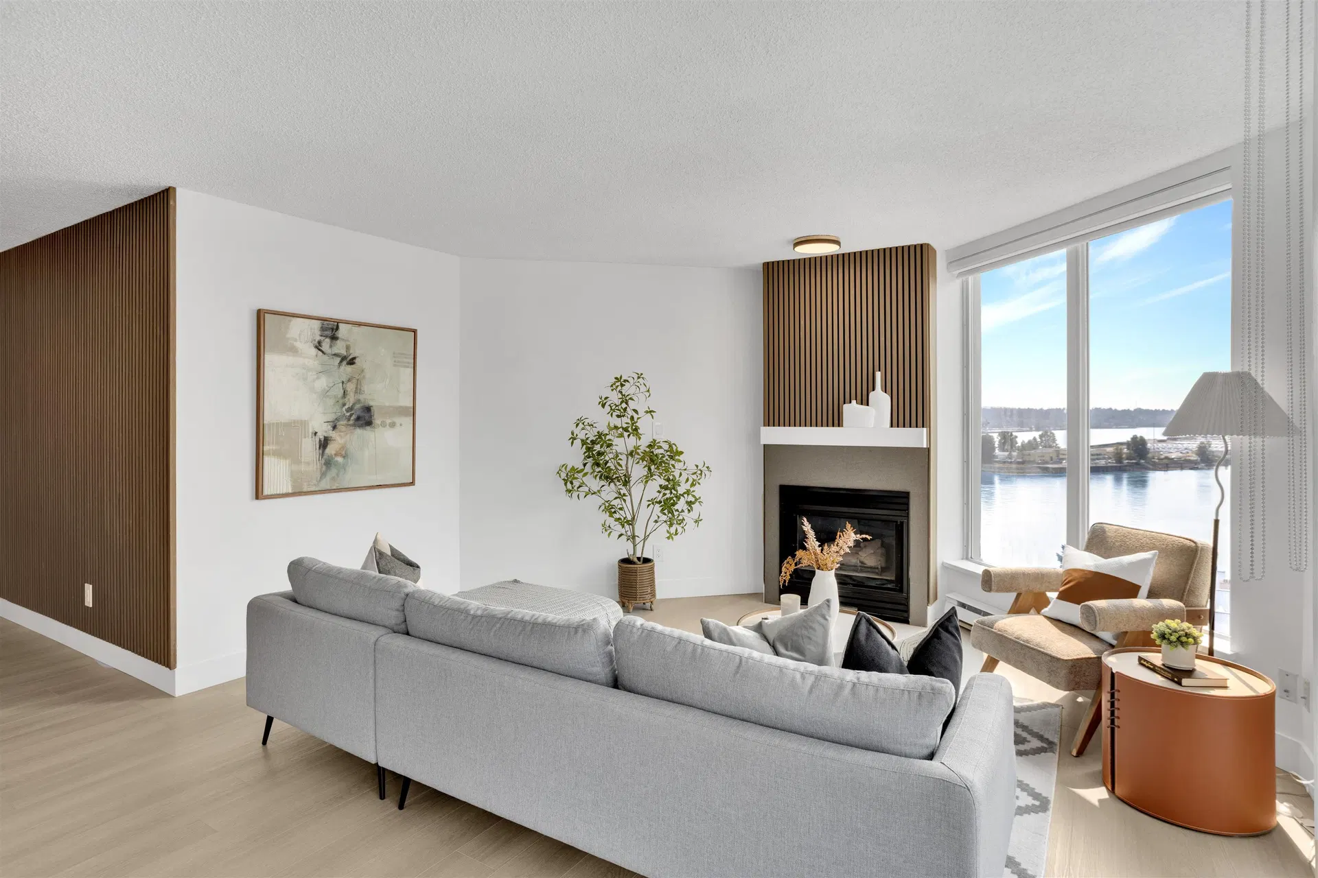 Photo 2 of 26 at #1503 – 1135 Quayside Drive