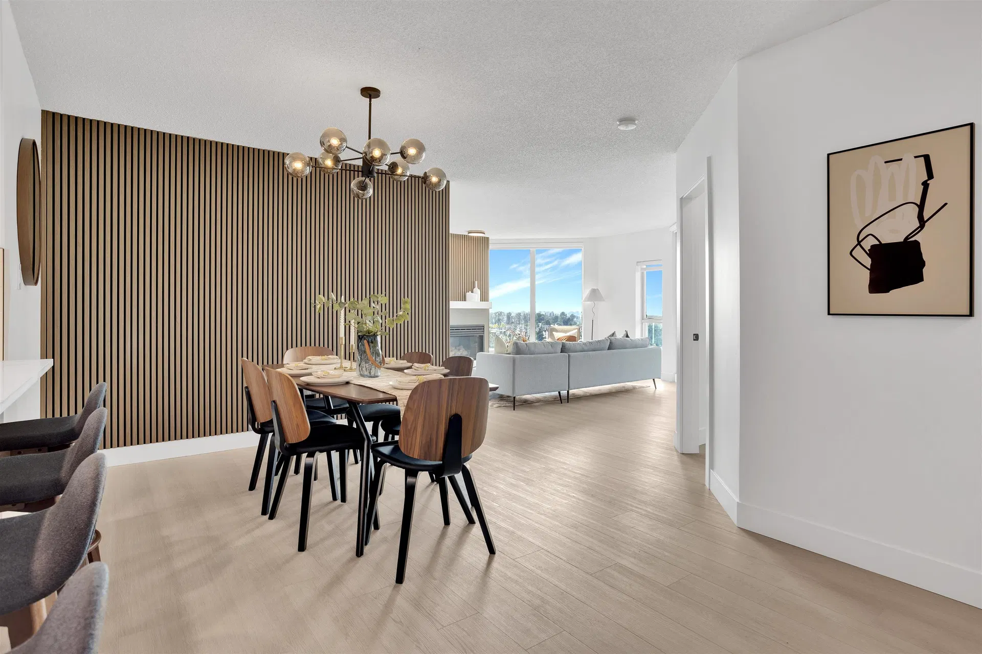 Photo 5 of 26 at #1503 – 1135 Quayside Drive