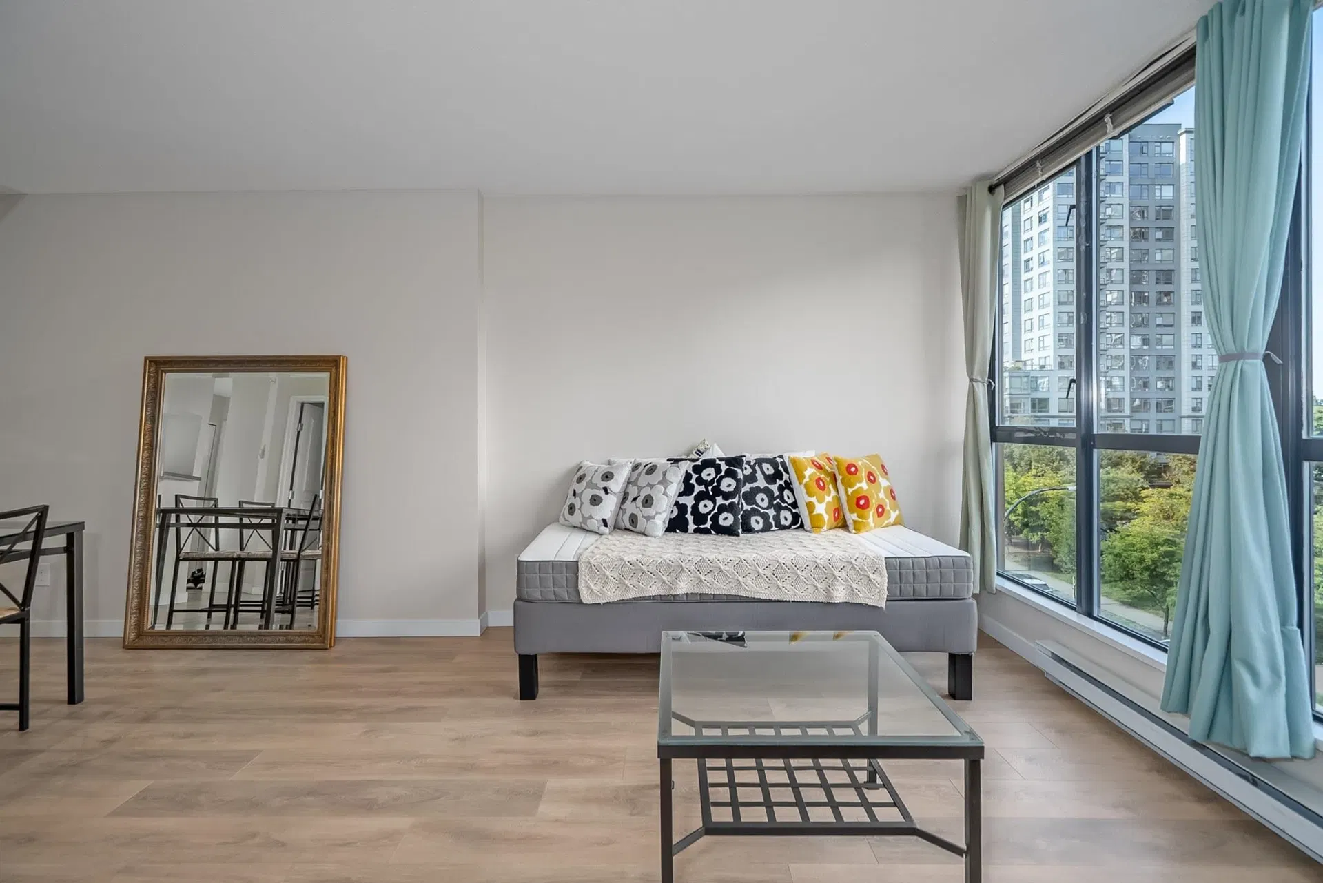Photo 5 of 29 at #406 – 5288 Melbourne Street