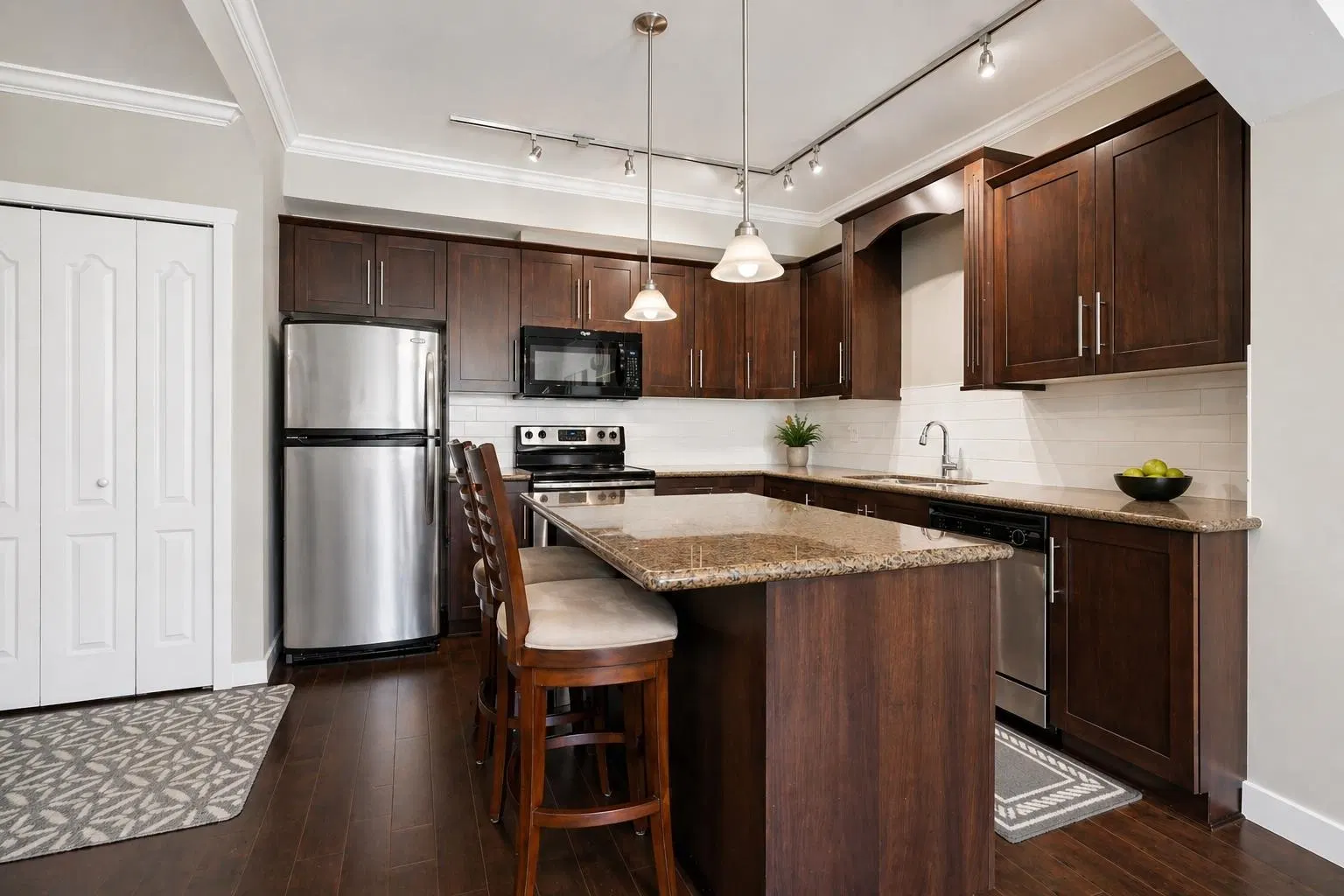 Photo 2 of 16 at #314 – 2628 Maple Street