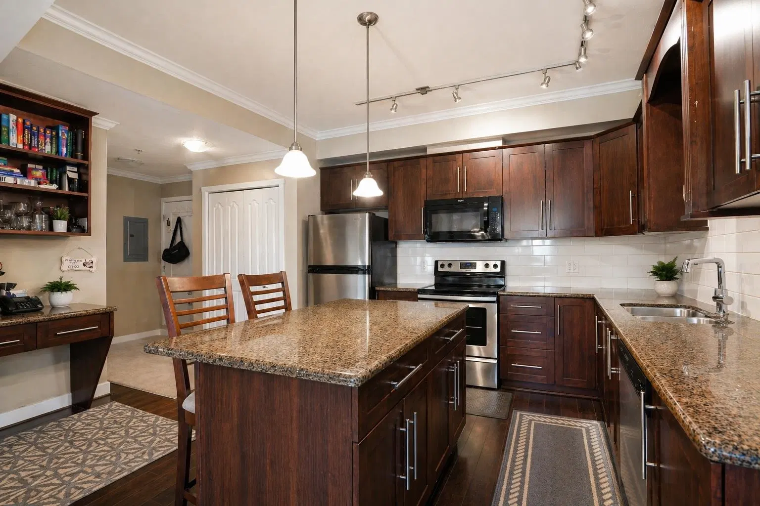 Photo 3 of 16 at #314 – 2628 Maple Street