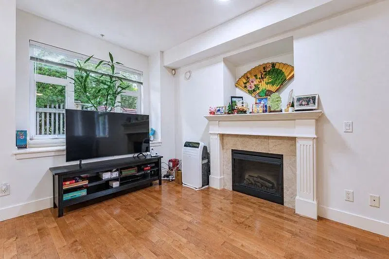 Photo 5 of 21 at #306 – 4468 Albert Street