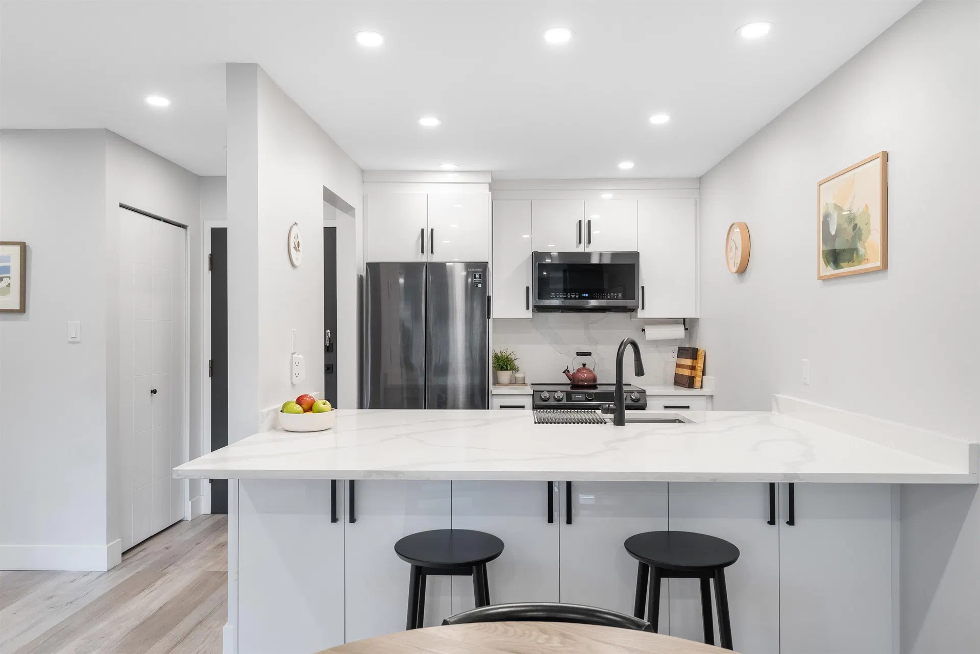 Photo 5 of 27 at #217 – 7377 Salisbury Avenue