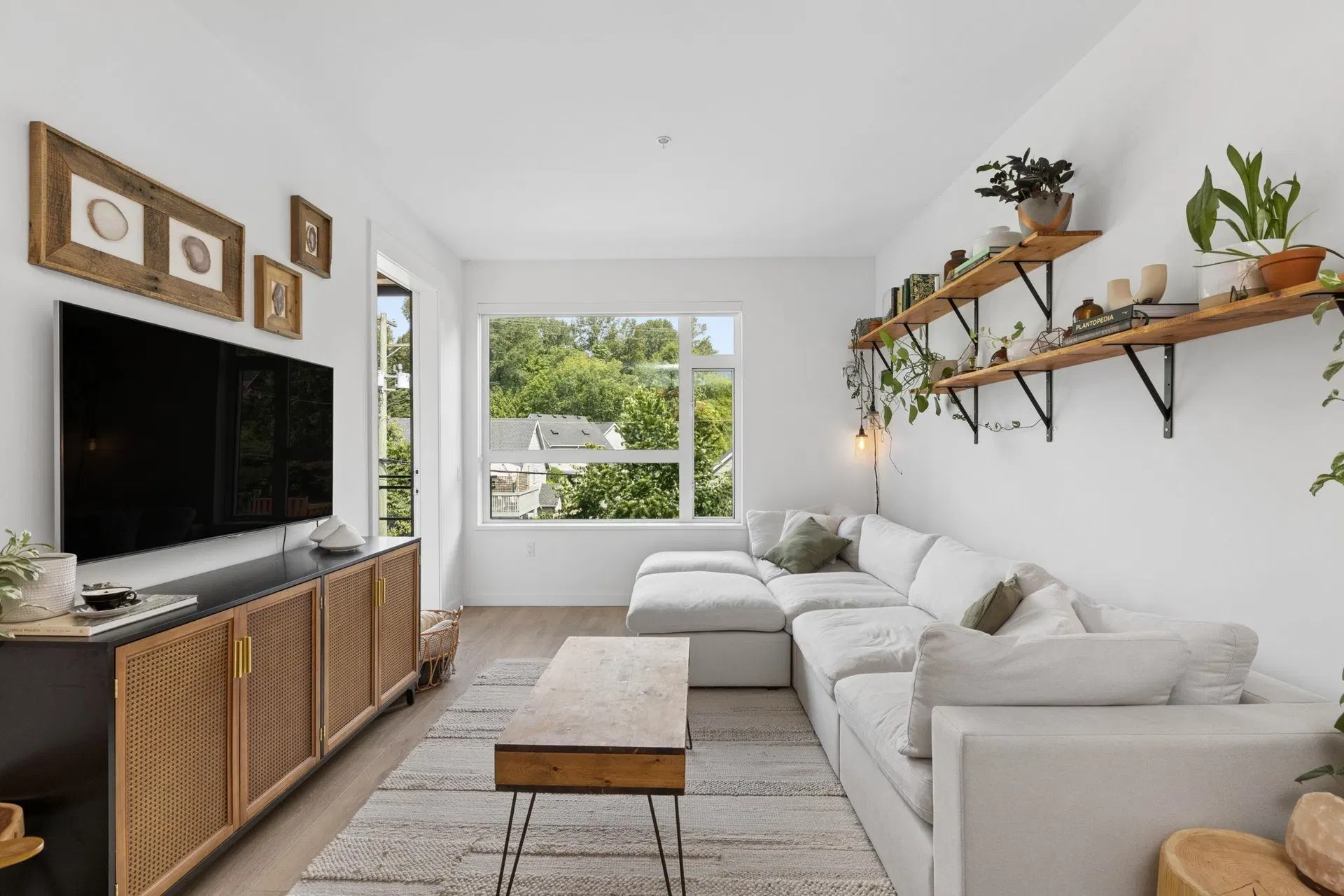 Photo 3 of 40 at #209 – 715 W 15th Street