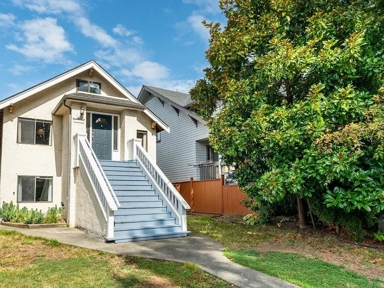 Photo 2 of 32 at 295 W 17th Avenue