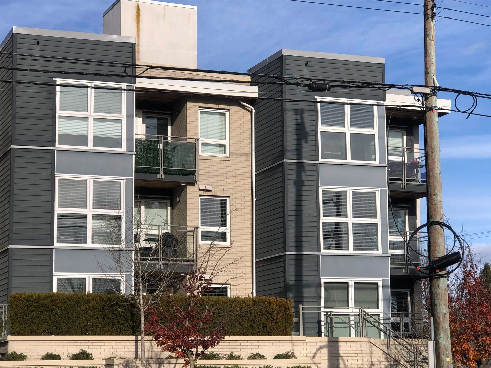 Photo 3 of 28 at #302 – 4815 55b Street