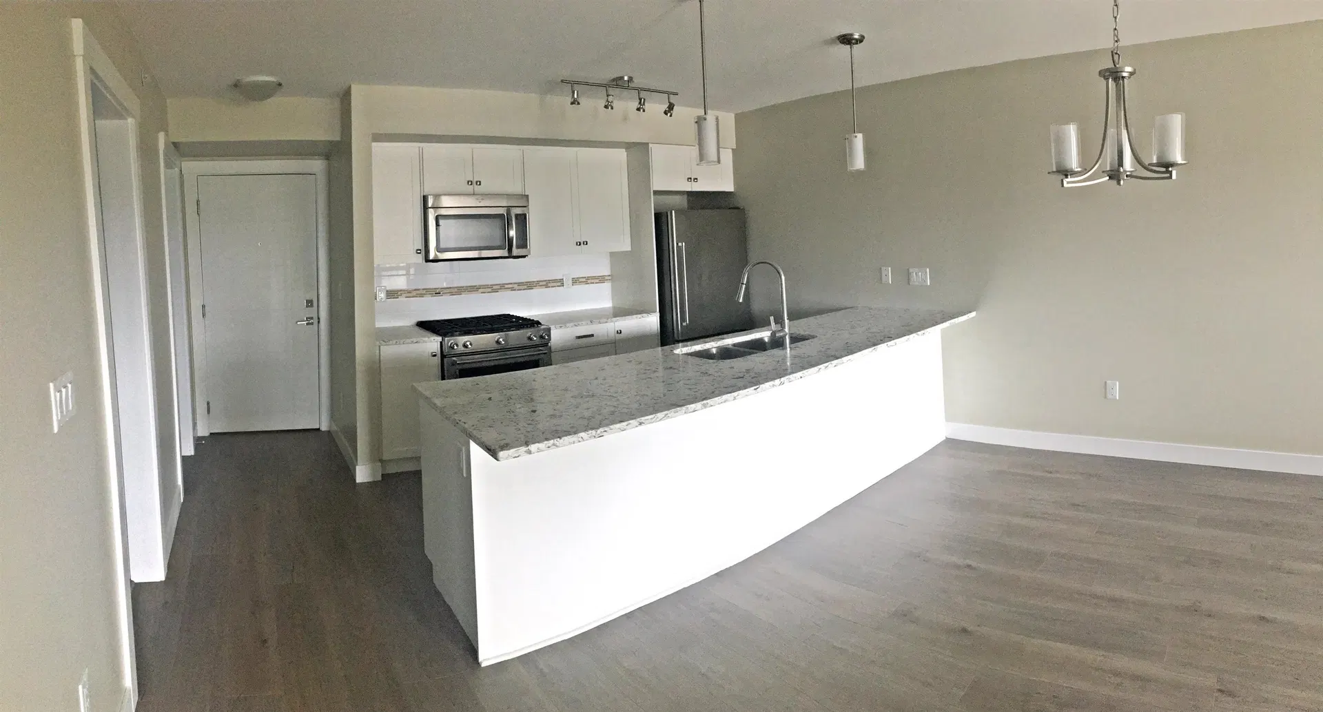 Photo 4 of 28 at #302 – 4815 55b Street