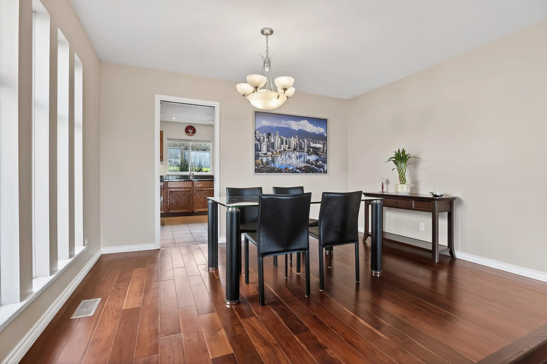 Photo 5 of 37 at 2577 Trillium Place
