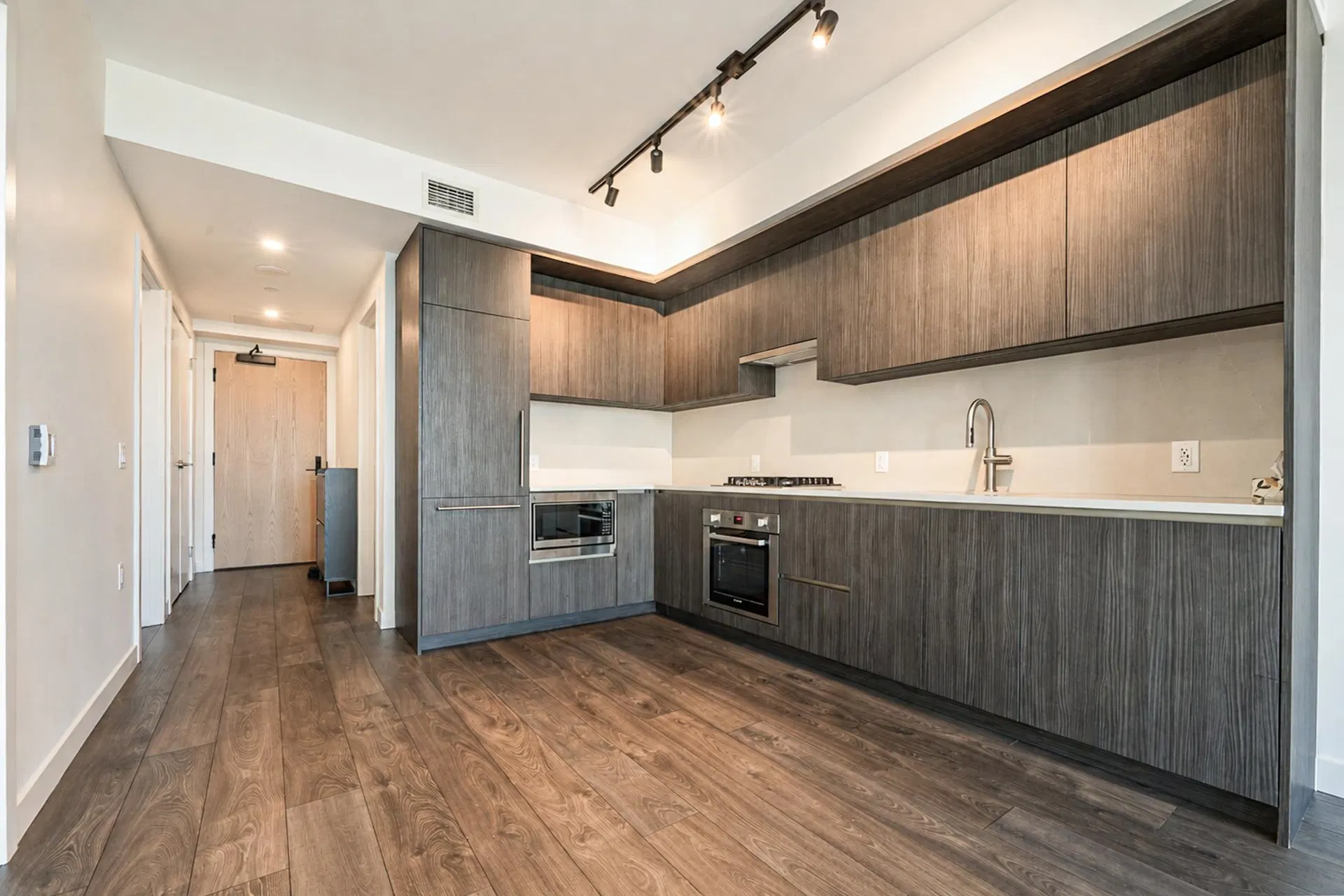 Photo 4 of 40 at #1006 – 5987 Wilson Avenue