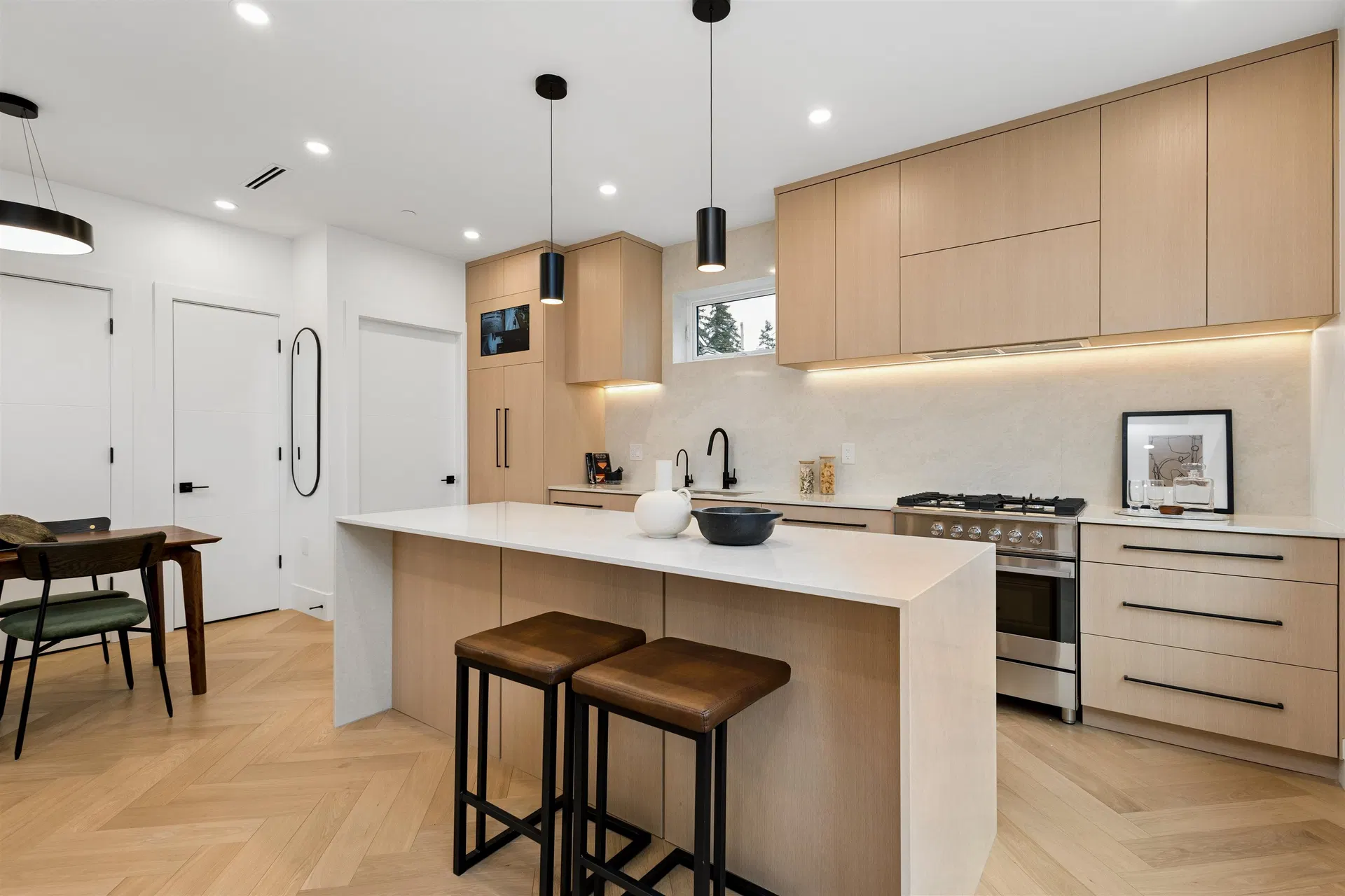 #1 – 3639 46th Avenue
