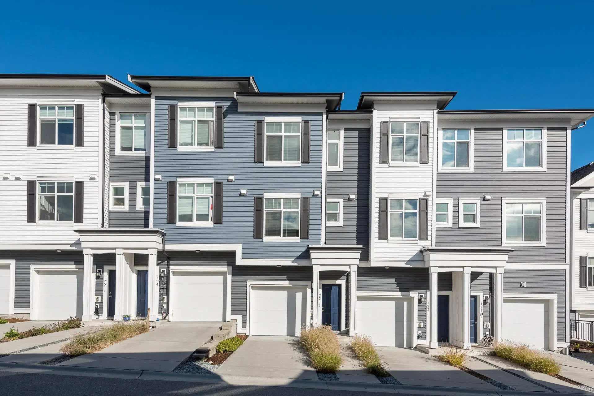 Photo 2 of 26 at #123 – 3565 Baycrest Avenue