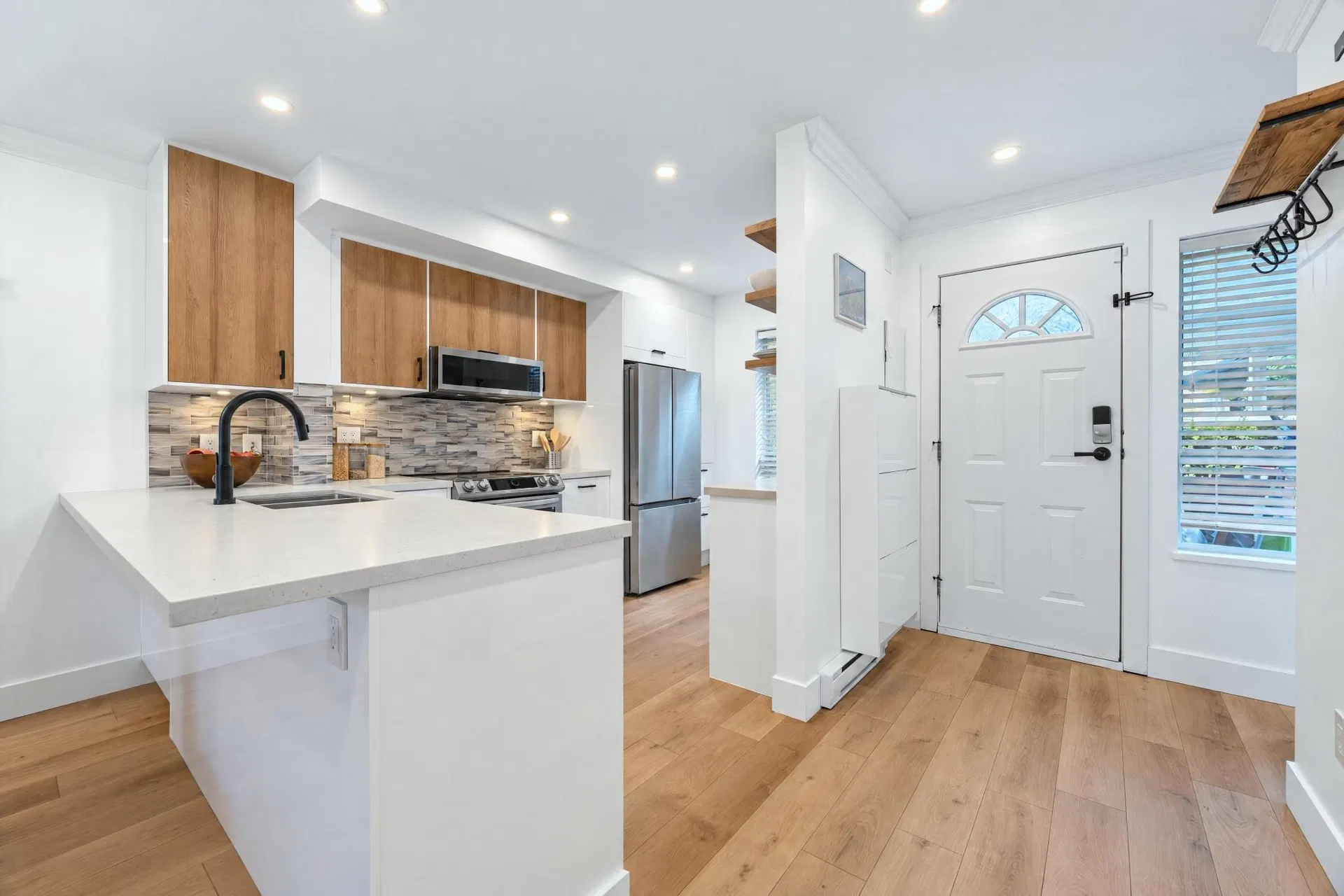 Photo 3 of 27 at #29 – 4311 Sophia Street