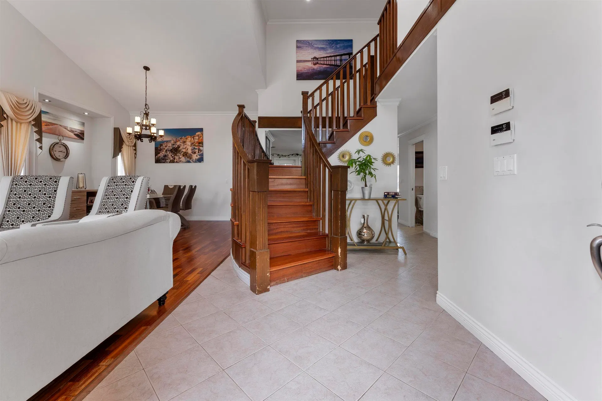 Photo 5 of 39 at 7670 150b Street