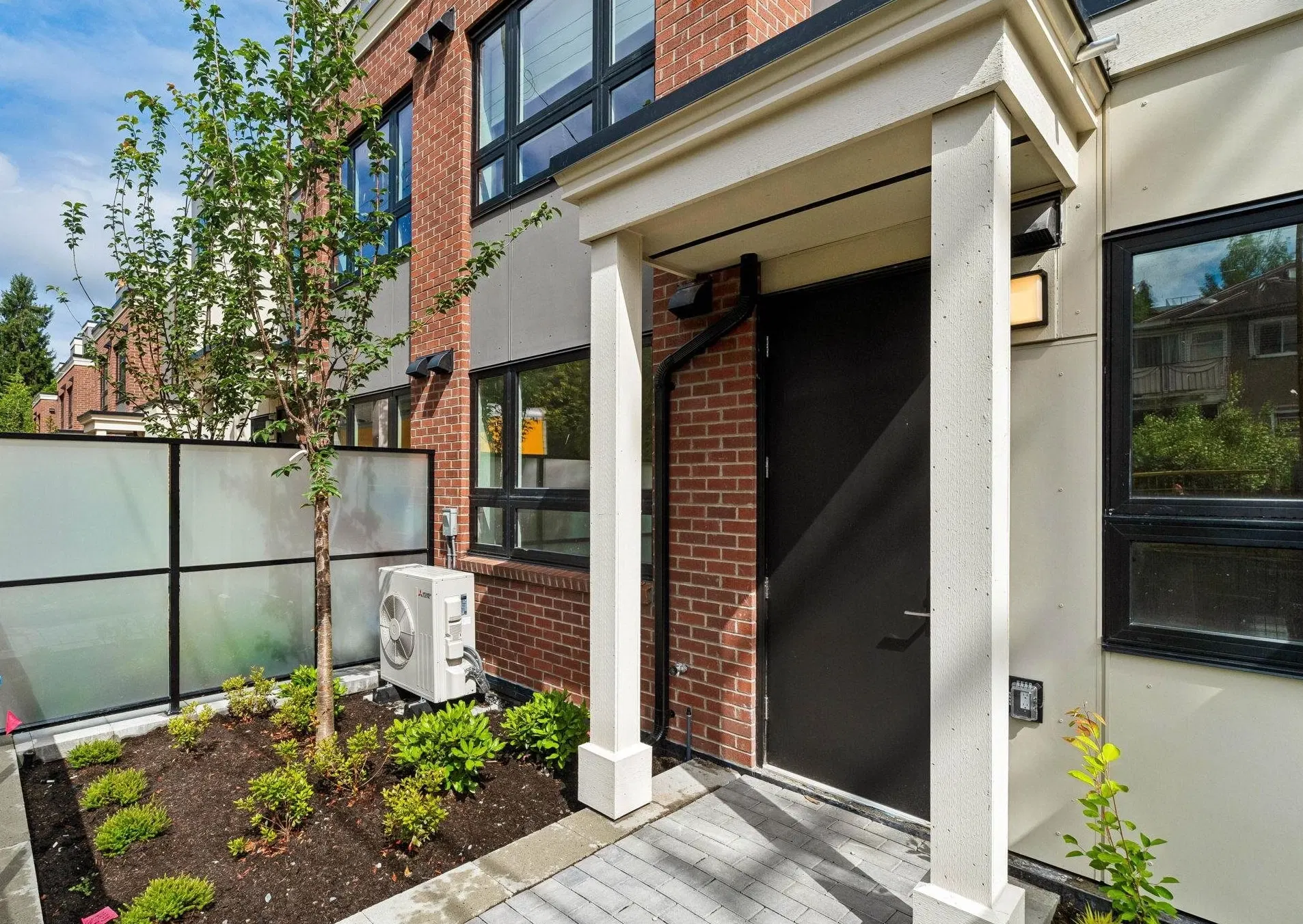 Photo 1 of 27 at #122 – 578 W 24 Avenue