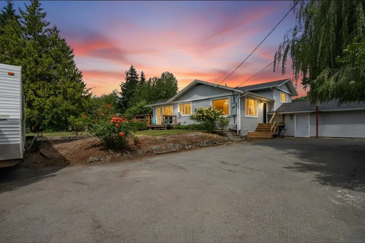Photo 1 of 40 at 4725 Simmons Road