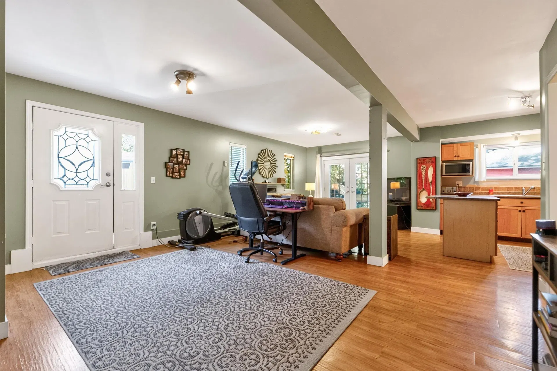 Photo 5 of 40 at #1 – 808 Ramona Place