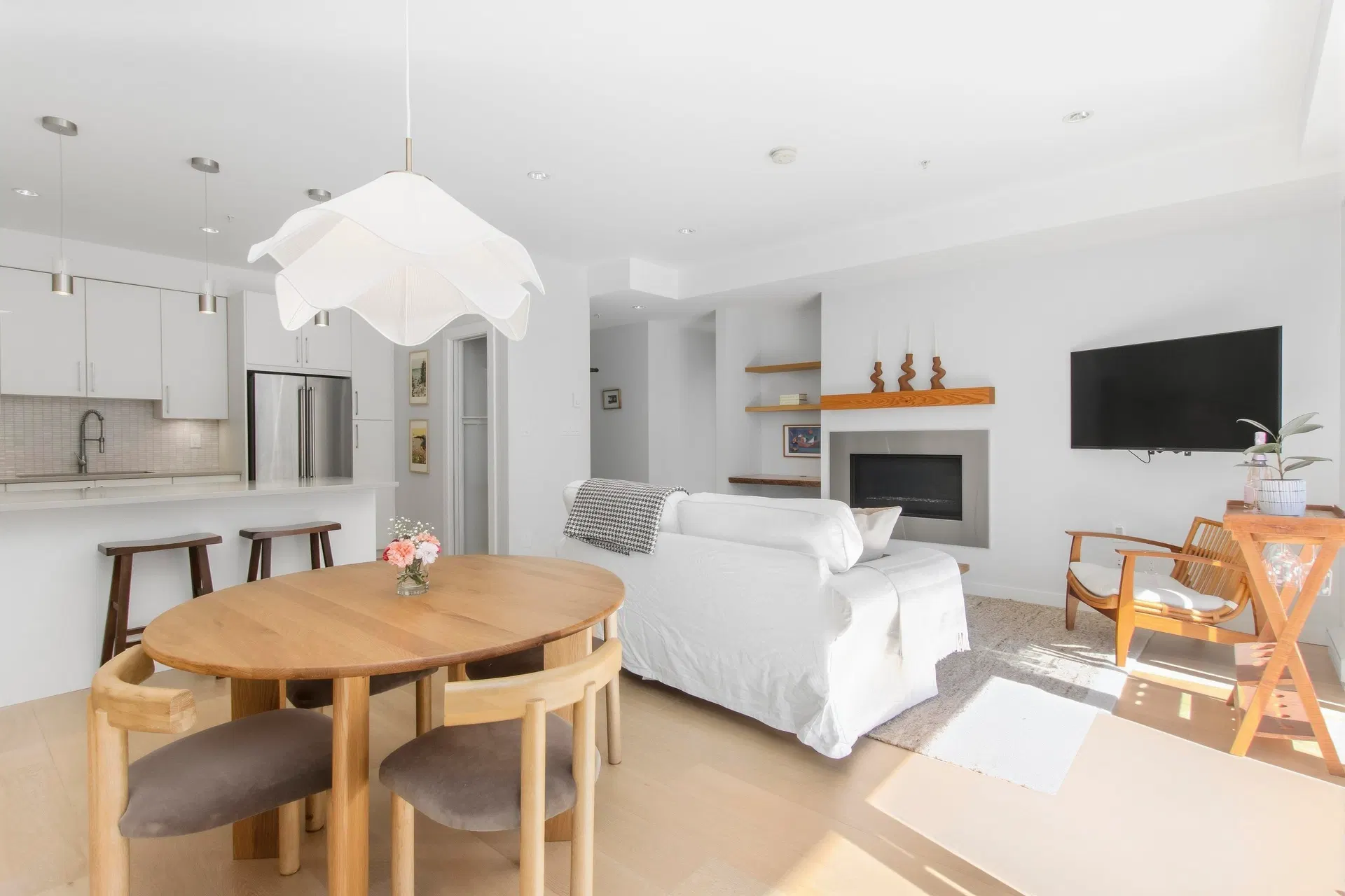 Photo 1 of 21 at #206 – 41328 Skyridge Place
