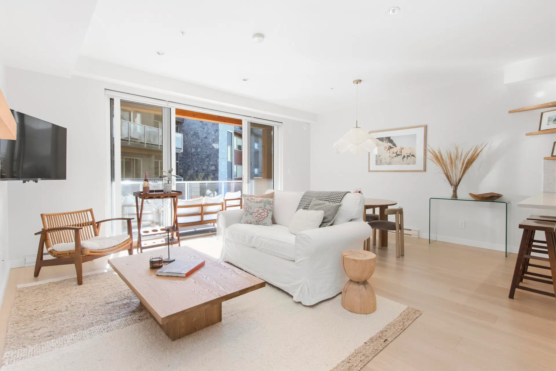 Photo 4 of 21 at #206 – 41328 Skyridge Place