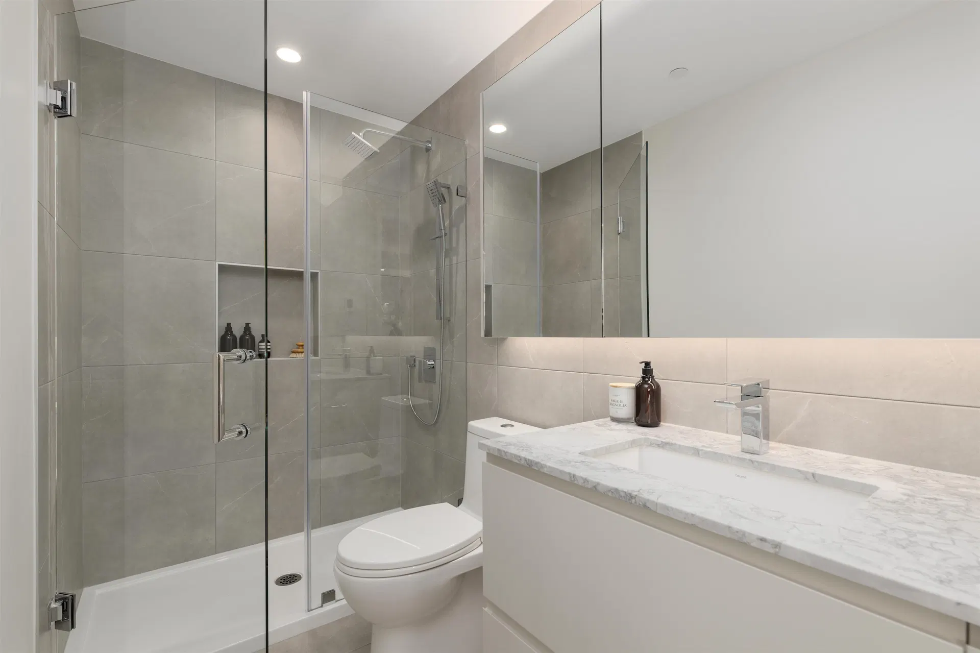 Photo 4 of 15 at #1503 – 1175 Pinetree Way