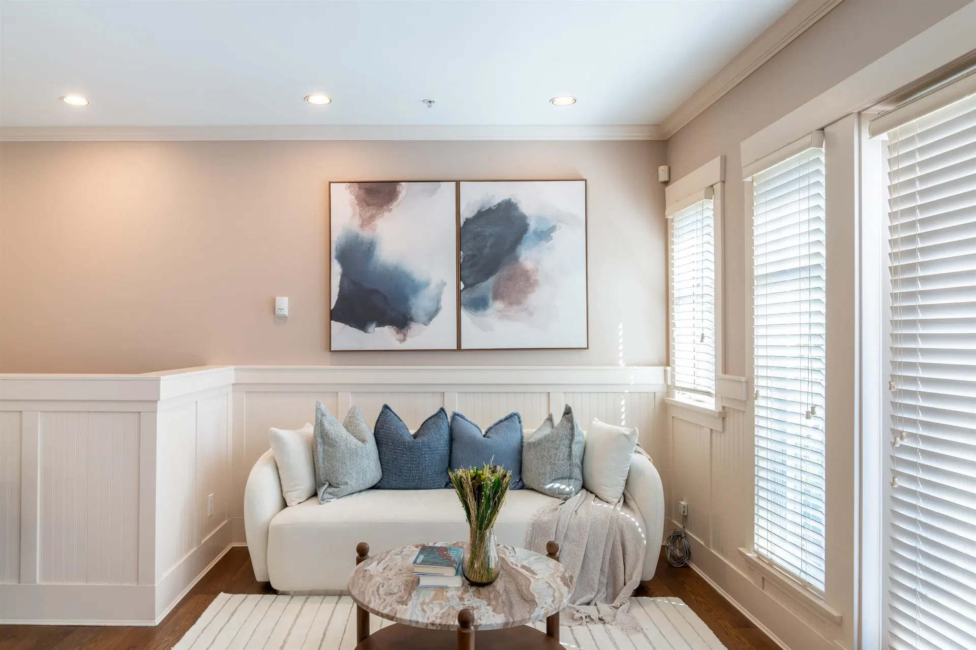 Photo 4 of 12 at 208 W 13th Avenue